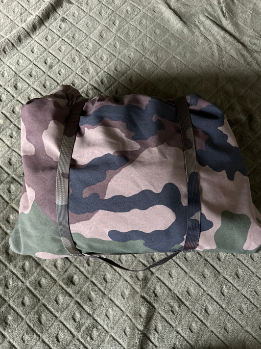 Location sur sac imperméable et respirant pour sac de couchage. ( 10 euros / week-end ).