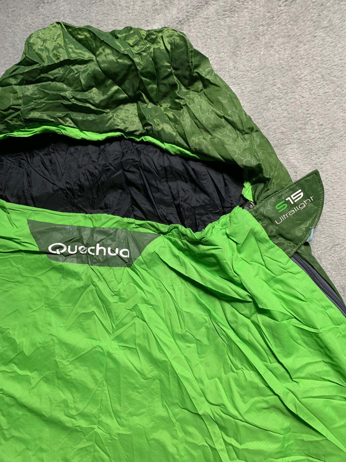 Sac de couchage quechua d’occasion 15 degrés. Taille XL