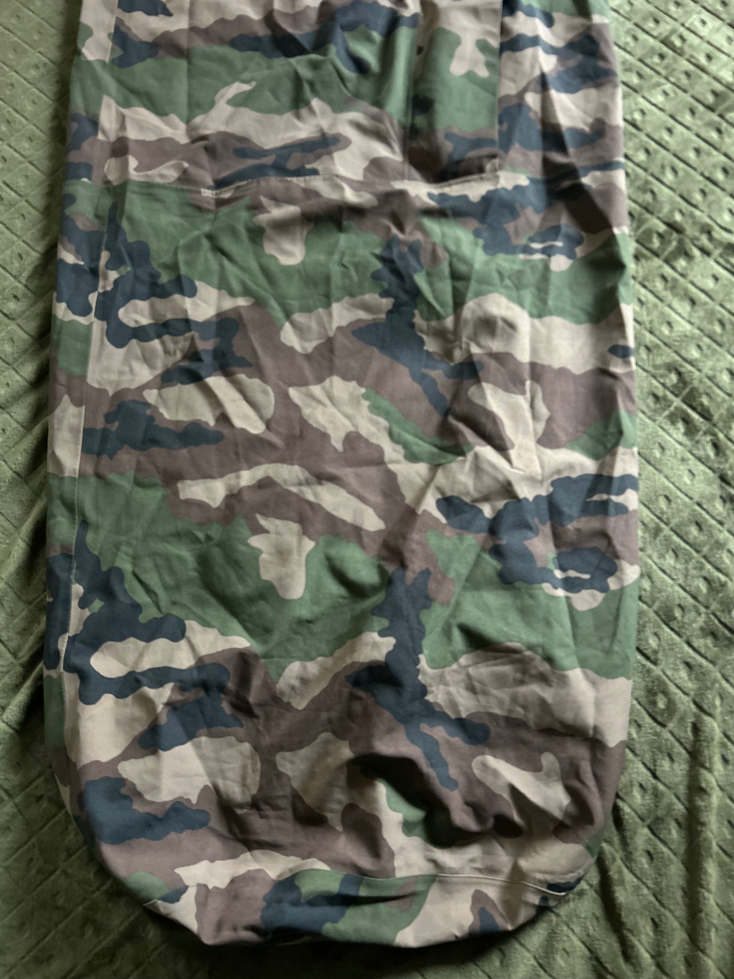 Location sur sac imperméable et respirant pour sac de couchage. ( 10 euros / week-end ).