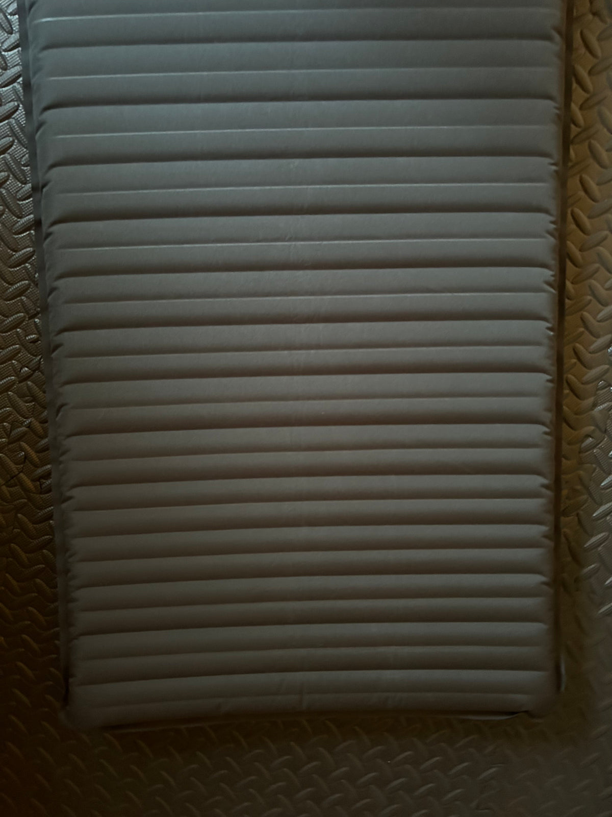 Matelas gonflable Thermarest  d’occasion modèle venture. 560 grammes.