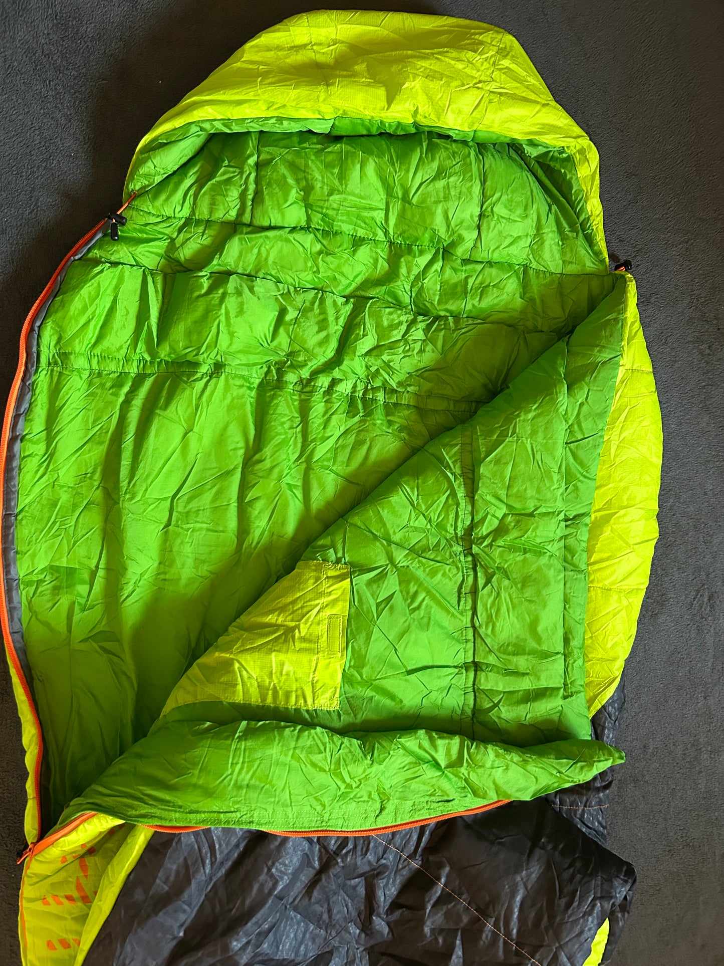 Sac de couchage forclaz d’occasion 5 degrés light. Taille M