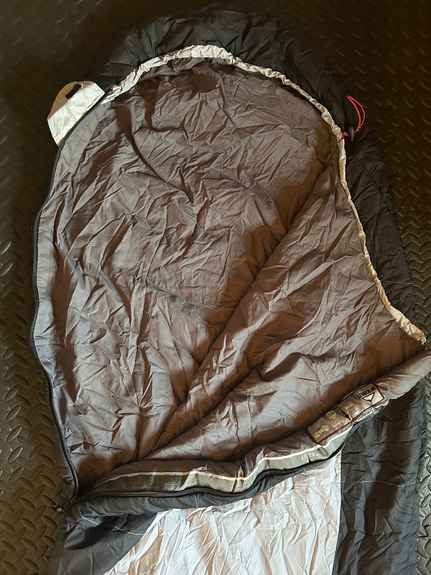 Sac de couchage McKinley d’occasion X treme lite 900.