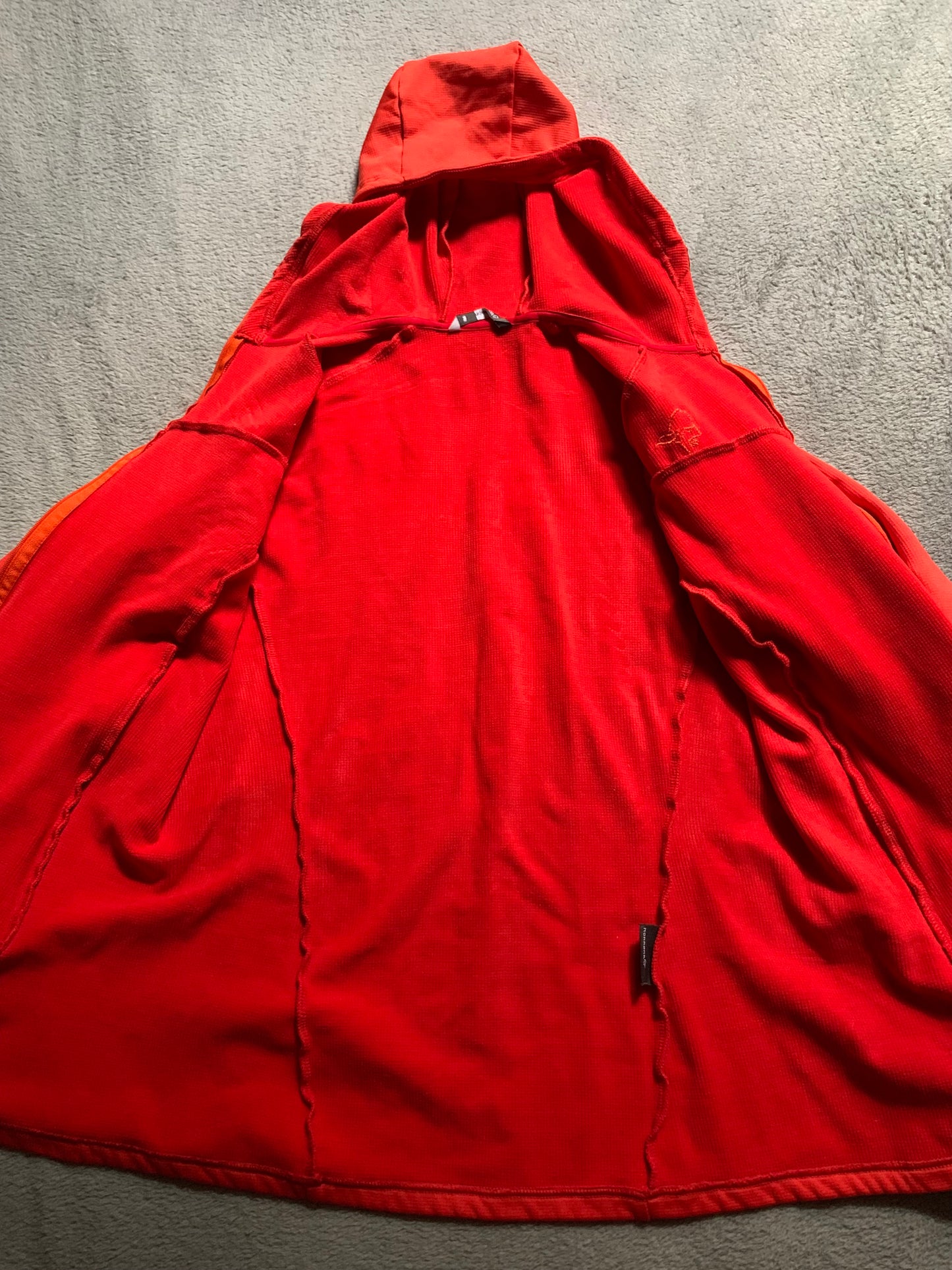 Veste hybride Norrona d’occasion pour femmes. Taille S