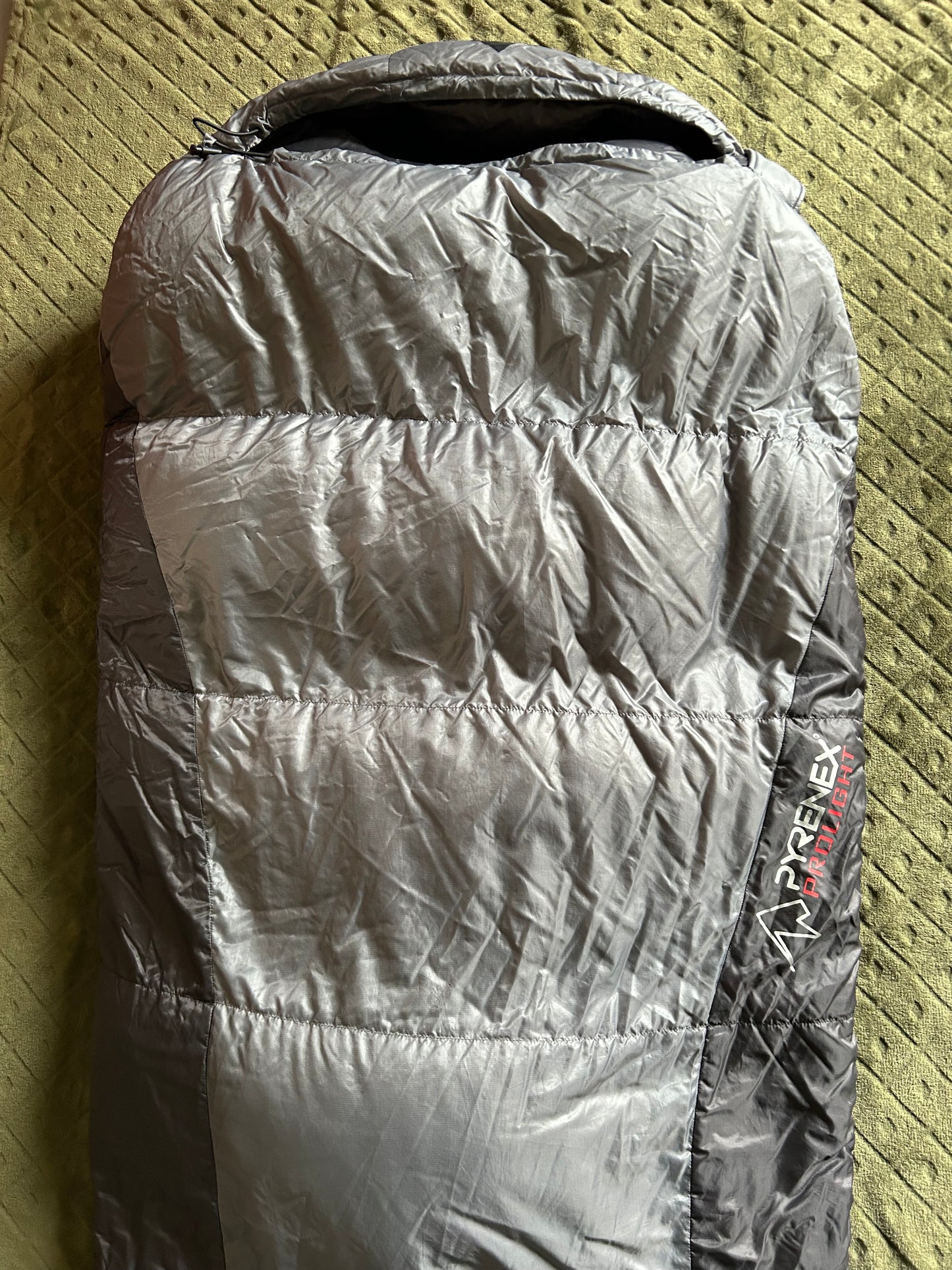 Sac de couchage Pyrenex Prolight 800 d’occasion en plumes.