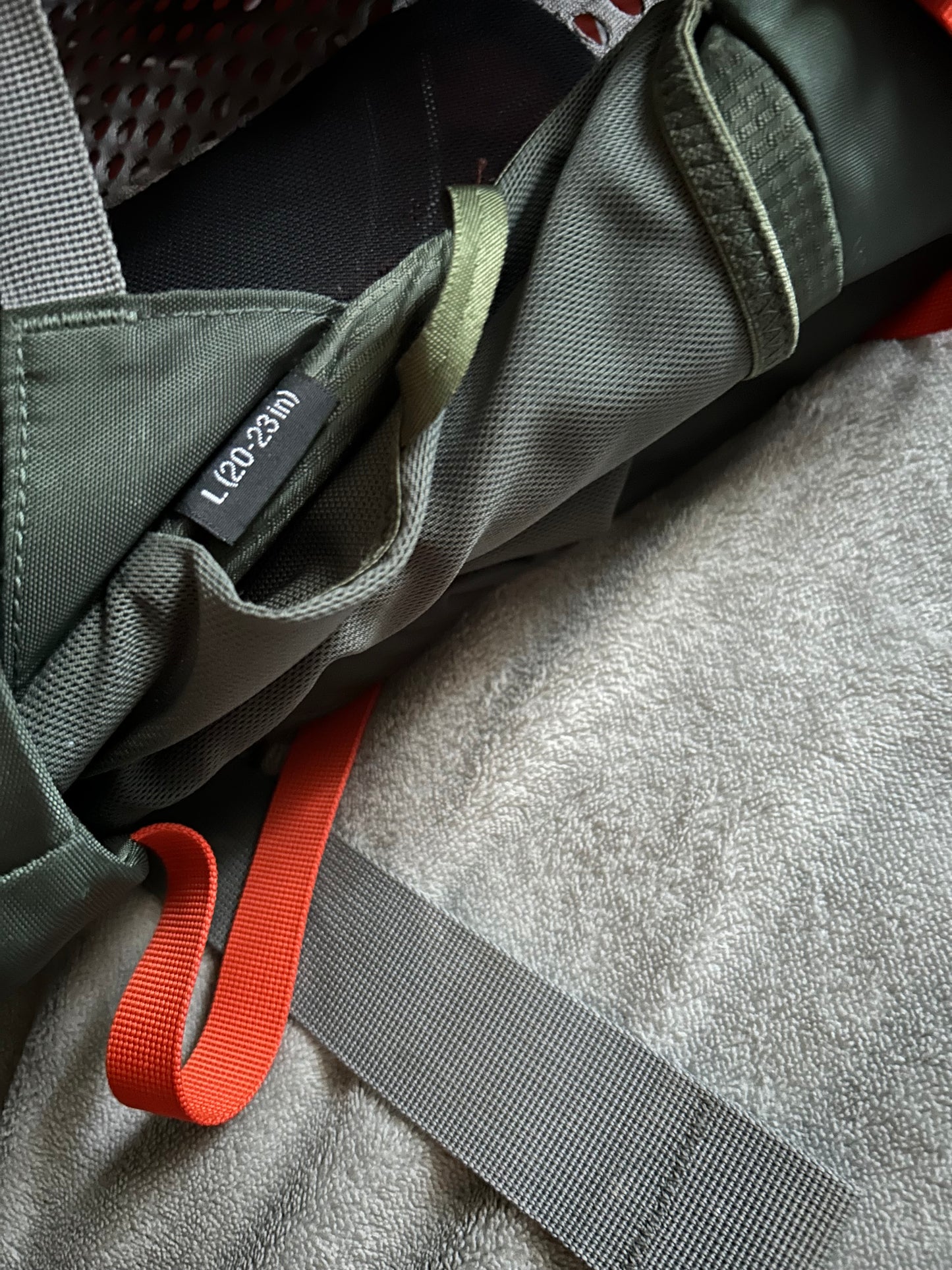 Location sac à dos Osprey Atmos 65 AG. Taille L. 15 euros / week-end et 20 euros / semaine.