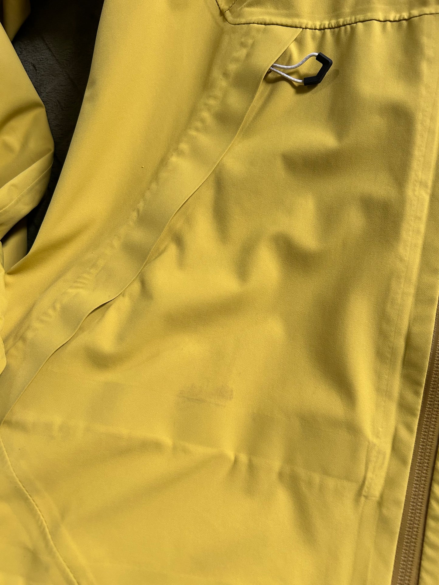 Veste imperméable quechua MH500 d’occasion pour femmes. Taille L