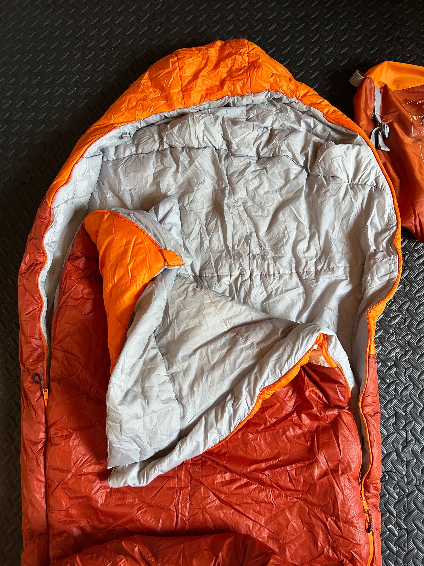 Sac de couchage forclaz d’occasion 0 / -5 degrés. Taille XL