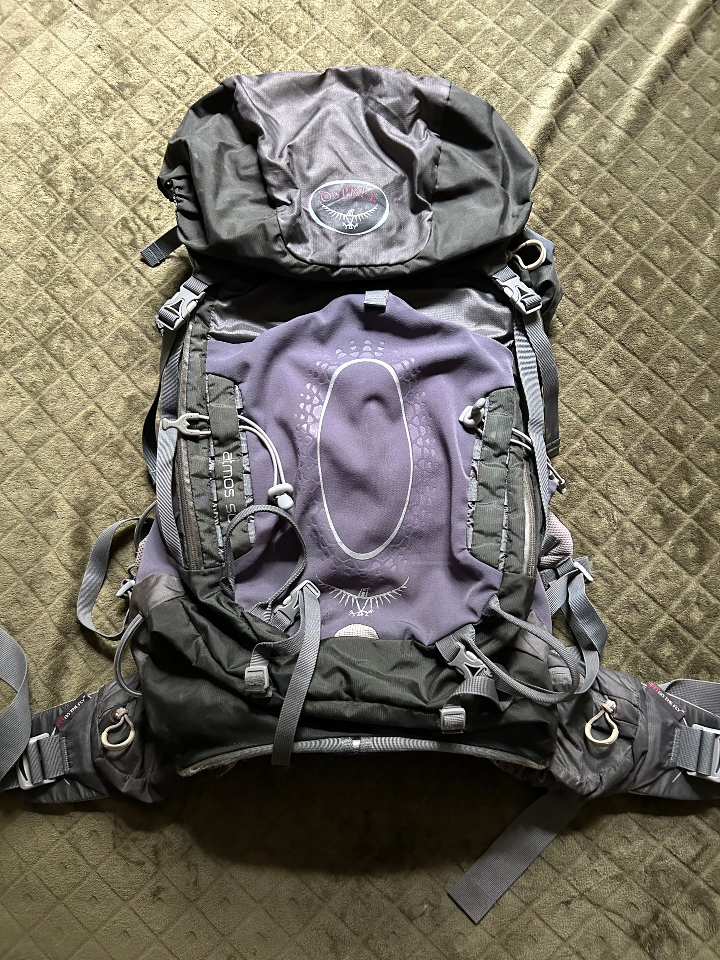 Location sac à dos Osprey Atmos 50. Taille M/L. 15 euros / week-end et 20 euros la semaine.