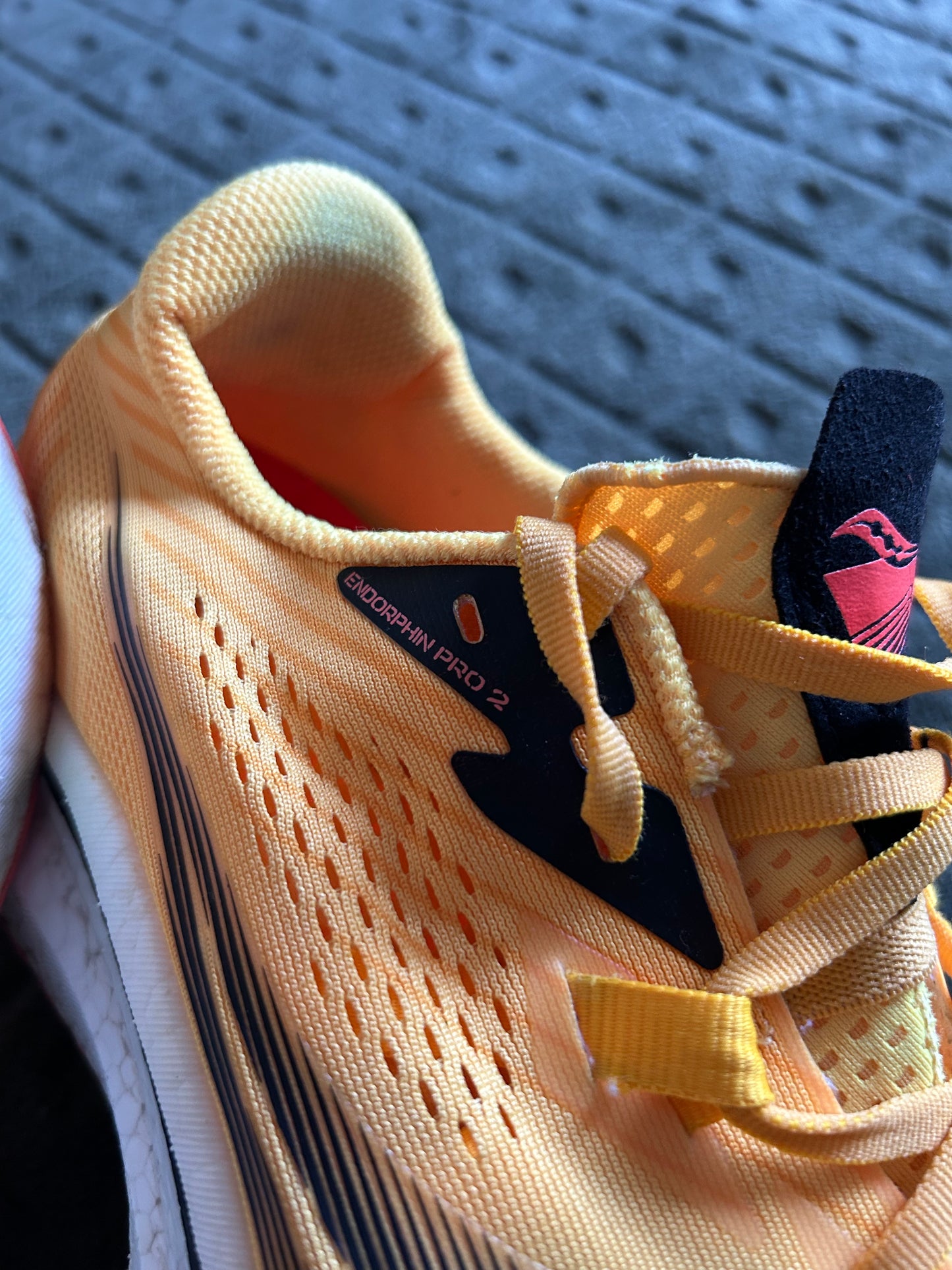 Baskets Saucony Endorphin pro 2 d’occasion. Taille 43/44