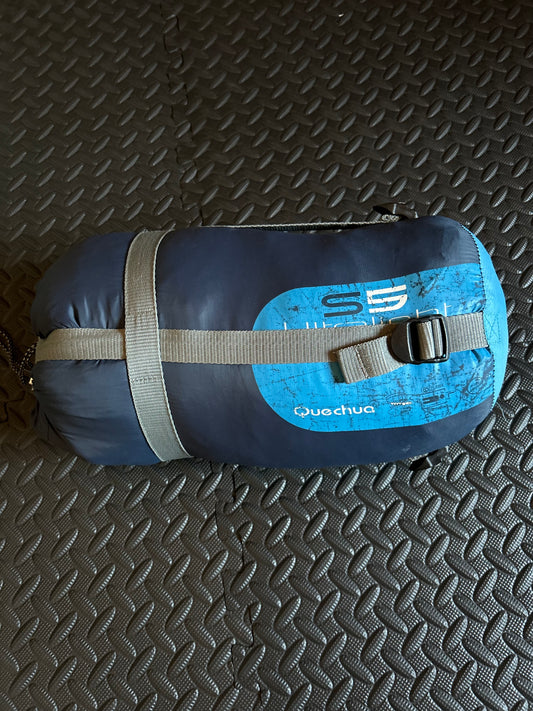 Sac de couchage quechua d’occasion 5 degrés ultralight. Taille L