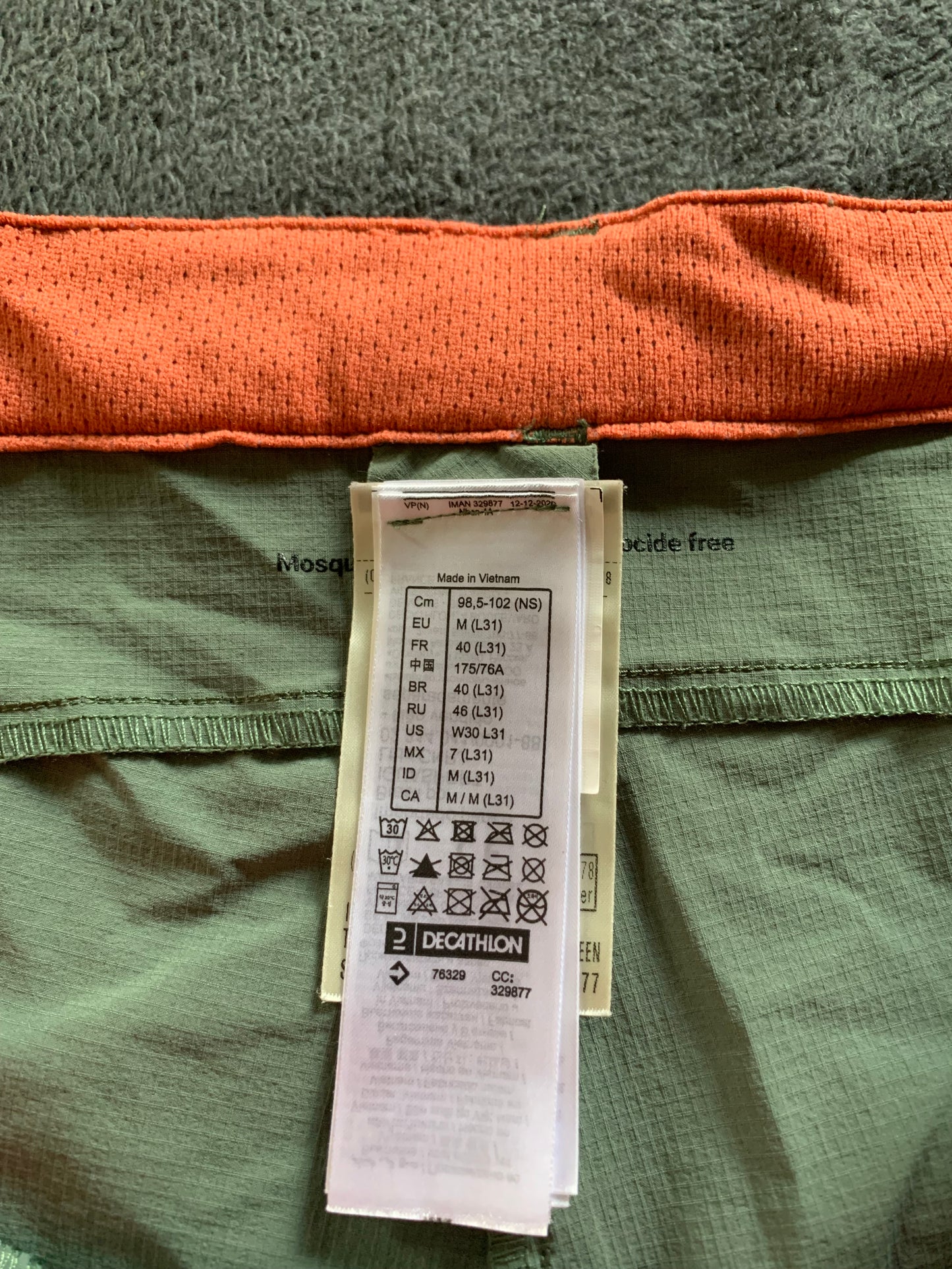Pantalon de randonnée forclaz d’occasion pour femmes. Taille M/L