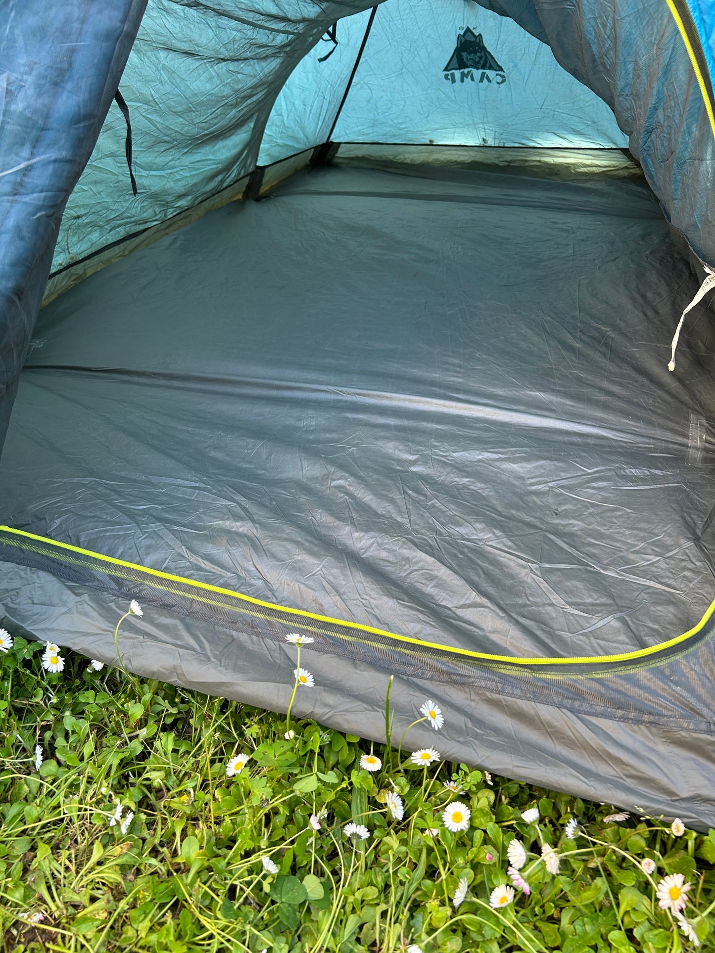 Location tente Camp minima superlight 2. 25 euros le week-end.