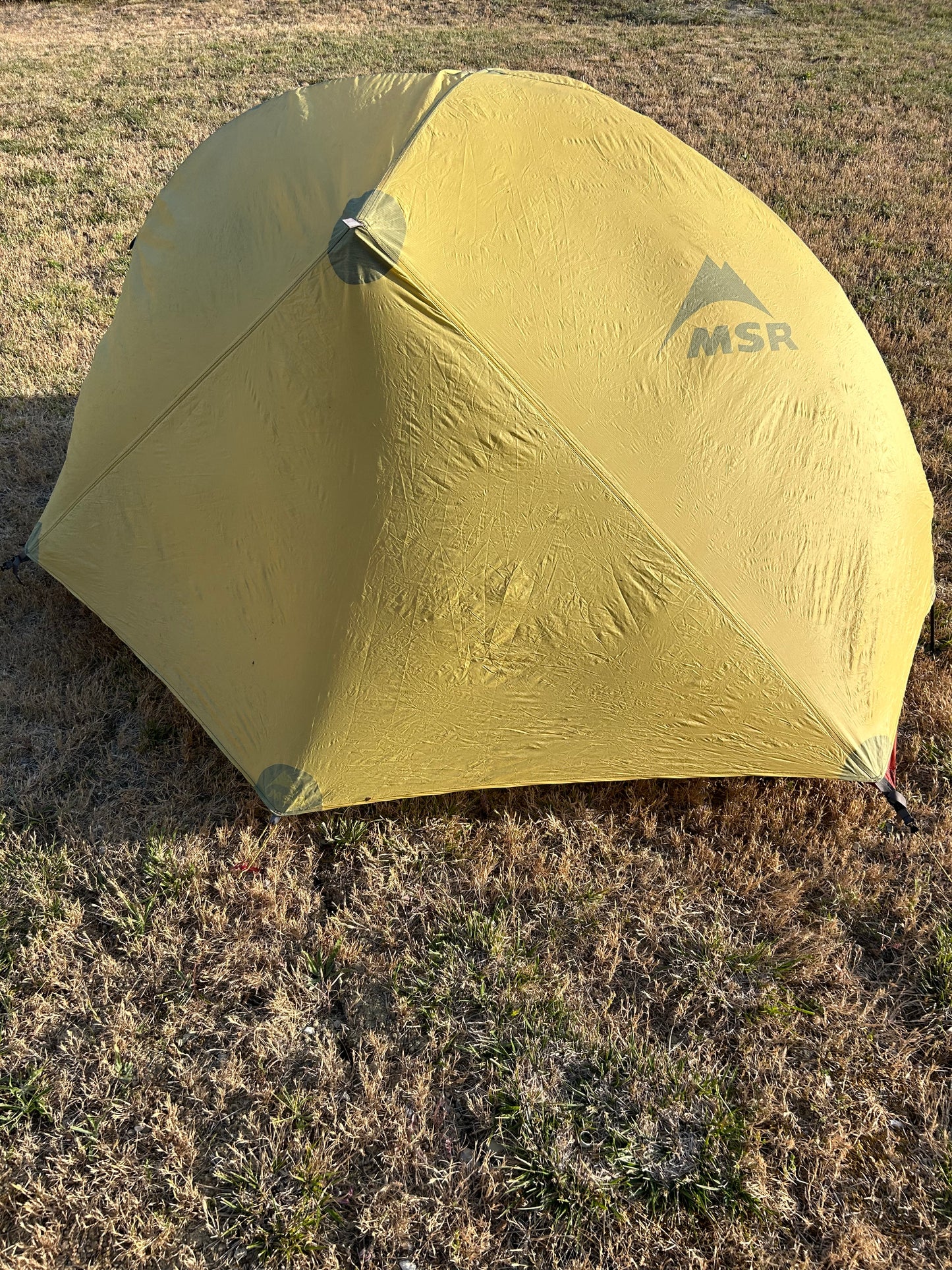 Location tente MSR carbon reflex 2 personnes. 35 euros / week-end et 55 euros / semaine