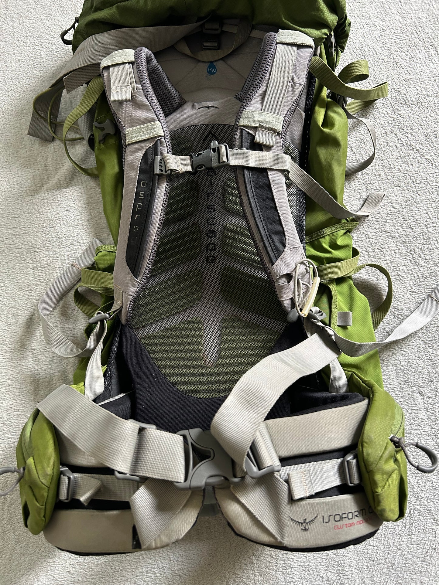 Location sac à dos Osprey Aether 60 litres pour hommes.Taille L. ( 15 euros / week-end ).