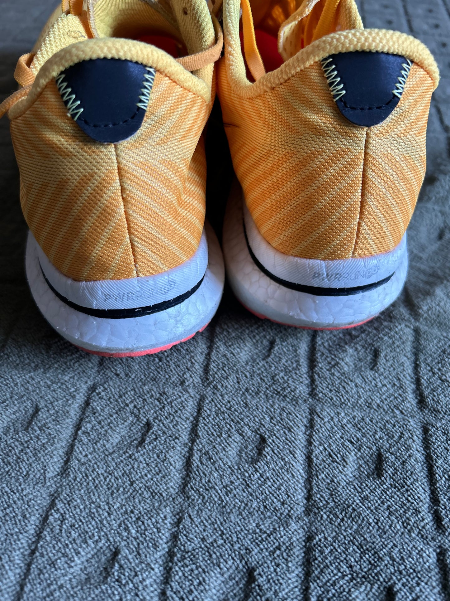 Baskets Saucony Endorphin pro 2 d’occasion. Taille 43/44