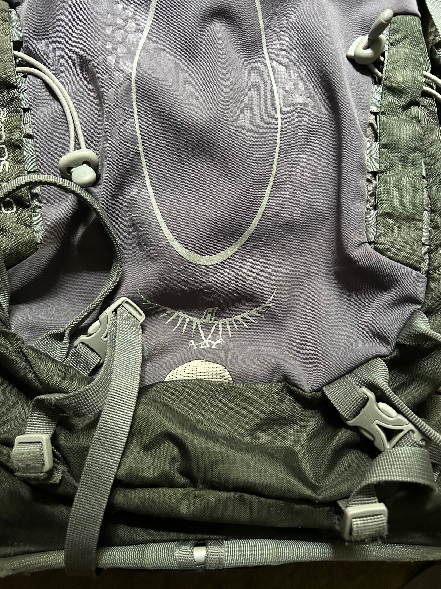 Location sac à dos Osprey Atmos 50. Taille M/L. 15 euros / week-end et 20 euros la semaine.