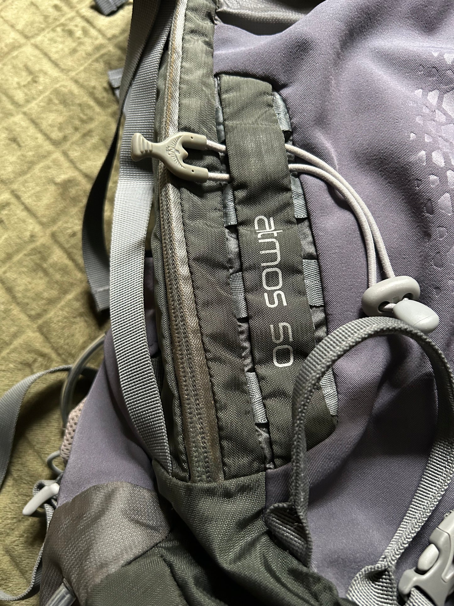 Location sac à dos Osprey Atmos 50. Taille M/L. 15 euros / week-end et 20 euros la semaine.