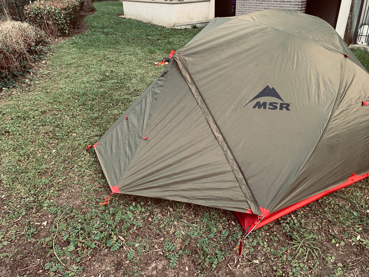 Location toile de tente de bivouac MSR Elixir 3 personnes. ( 30 euros / week-end ).