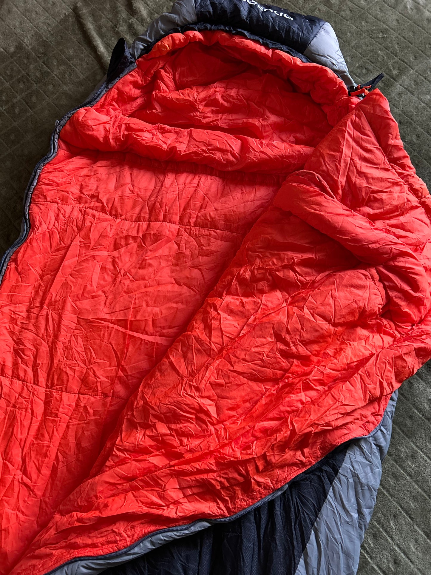 Sac de couchage quechua bionnassay -5 degrés d’occasion. Taille L.