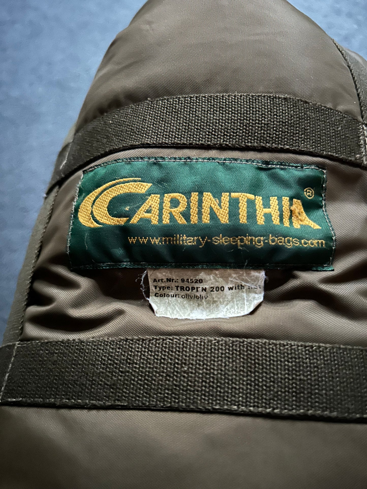 Location sac de couchage Carinthia Tropen 200. 15 euros / week-end et 25 euros la semaine.