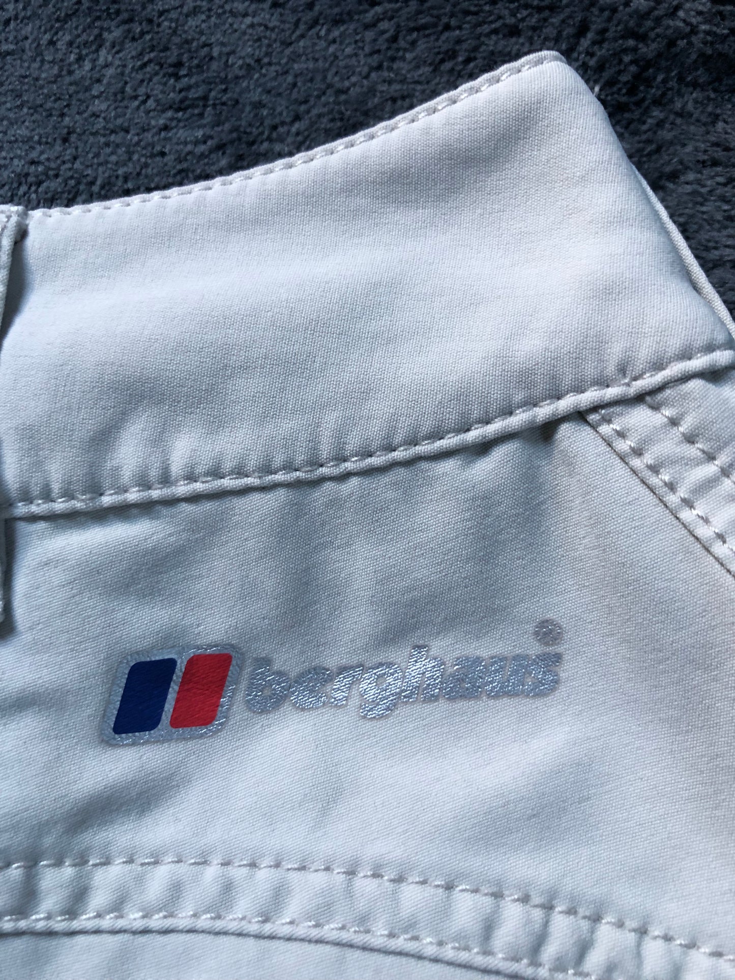 Pantalon de randonnée Berghaus d’occasion pour femmes. Taille M.