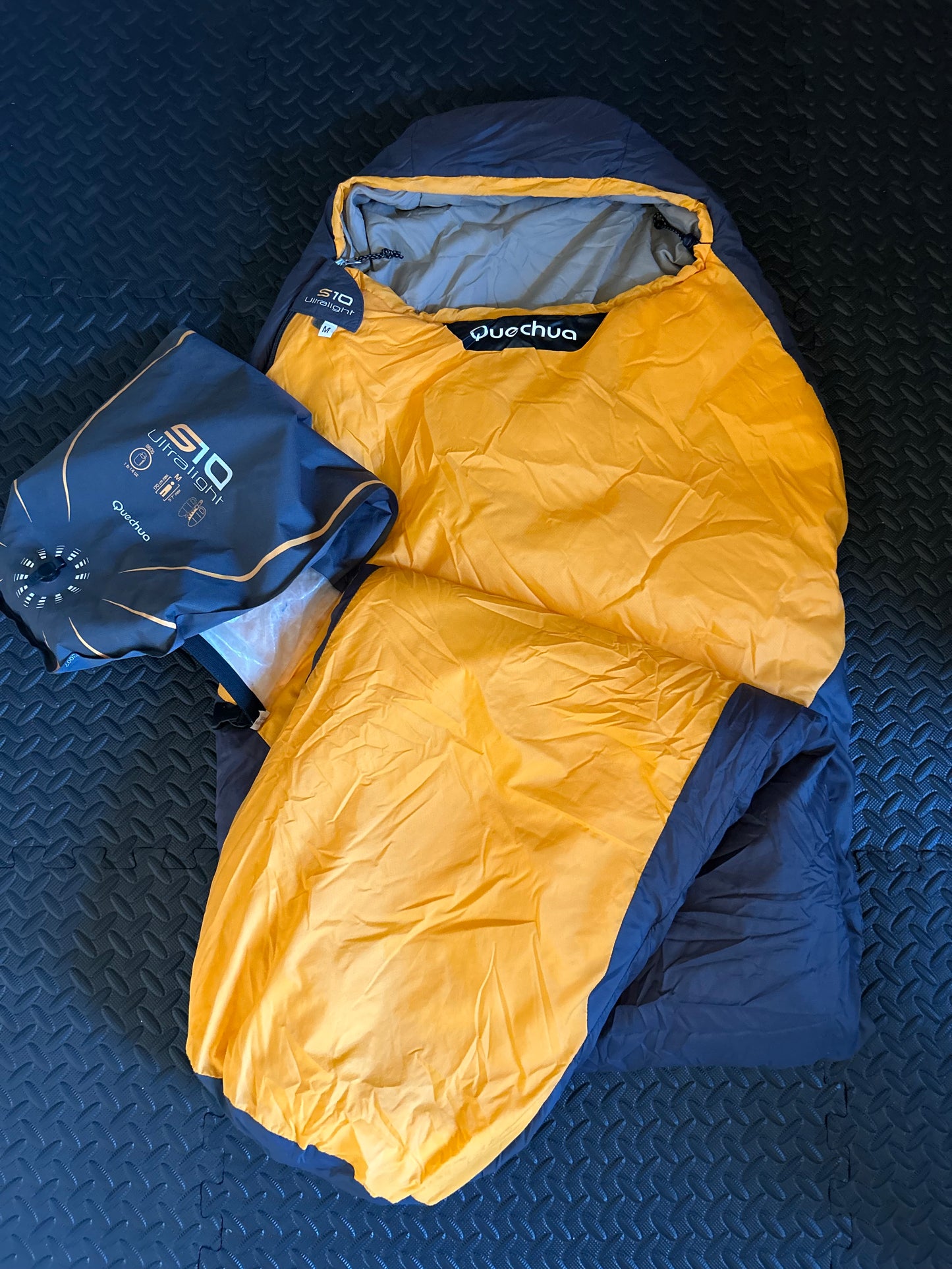 Sac de couchage quechua d’occasion 10 degrés. Taille M