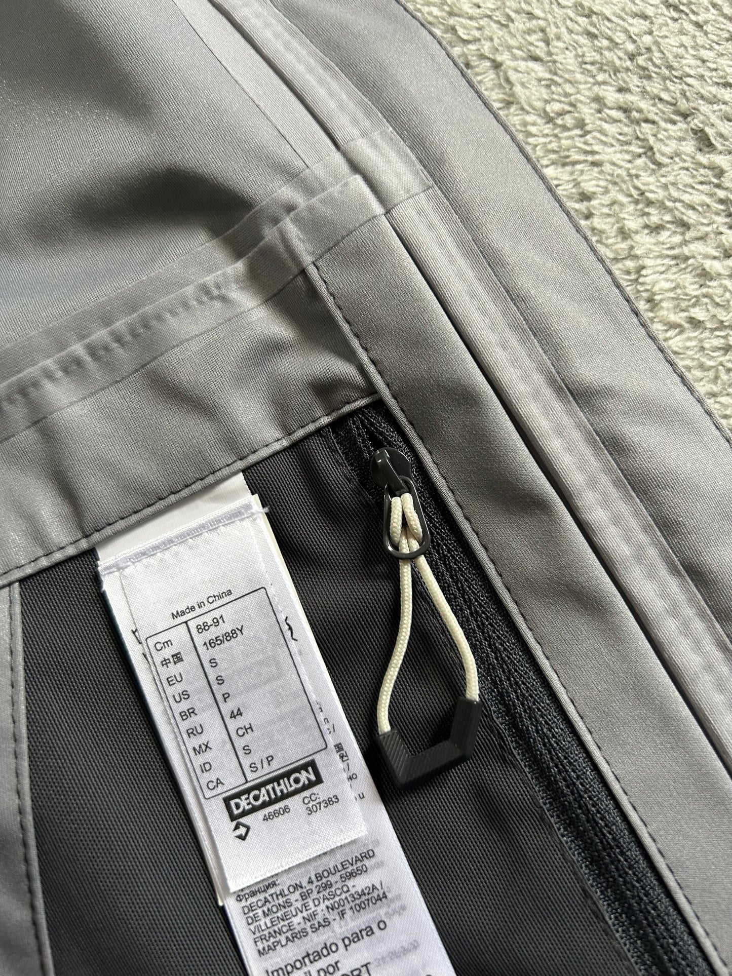 Veste imperméable quechua d’occasion pour femmes. Taille S