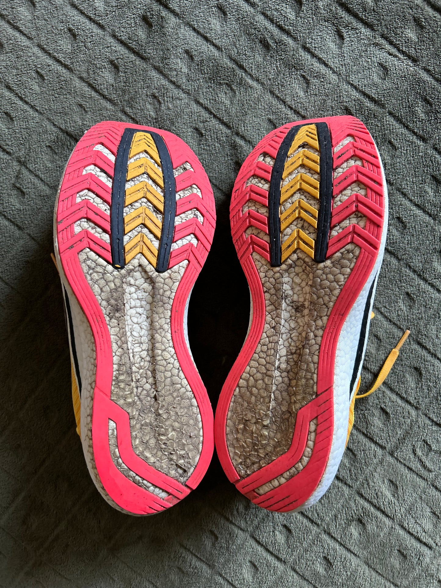 Baskets Saucony Endorphin pro 2 d’occasion. Taille 43/44