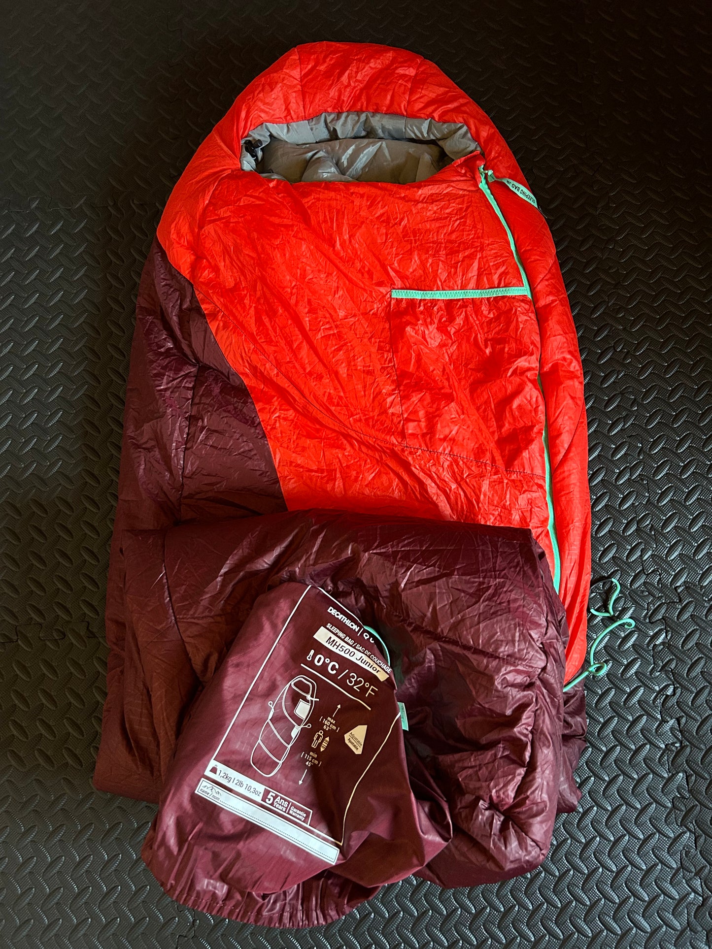 Sac de couchage quechua 0 degrés d’occasion. Taille S 160 cm.