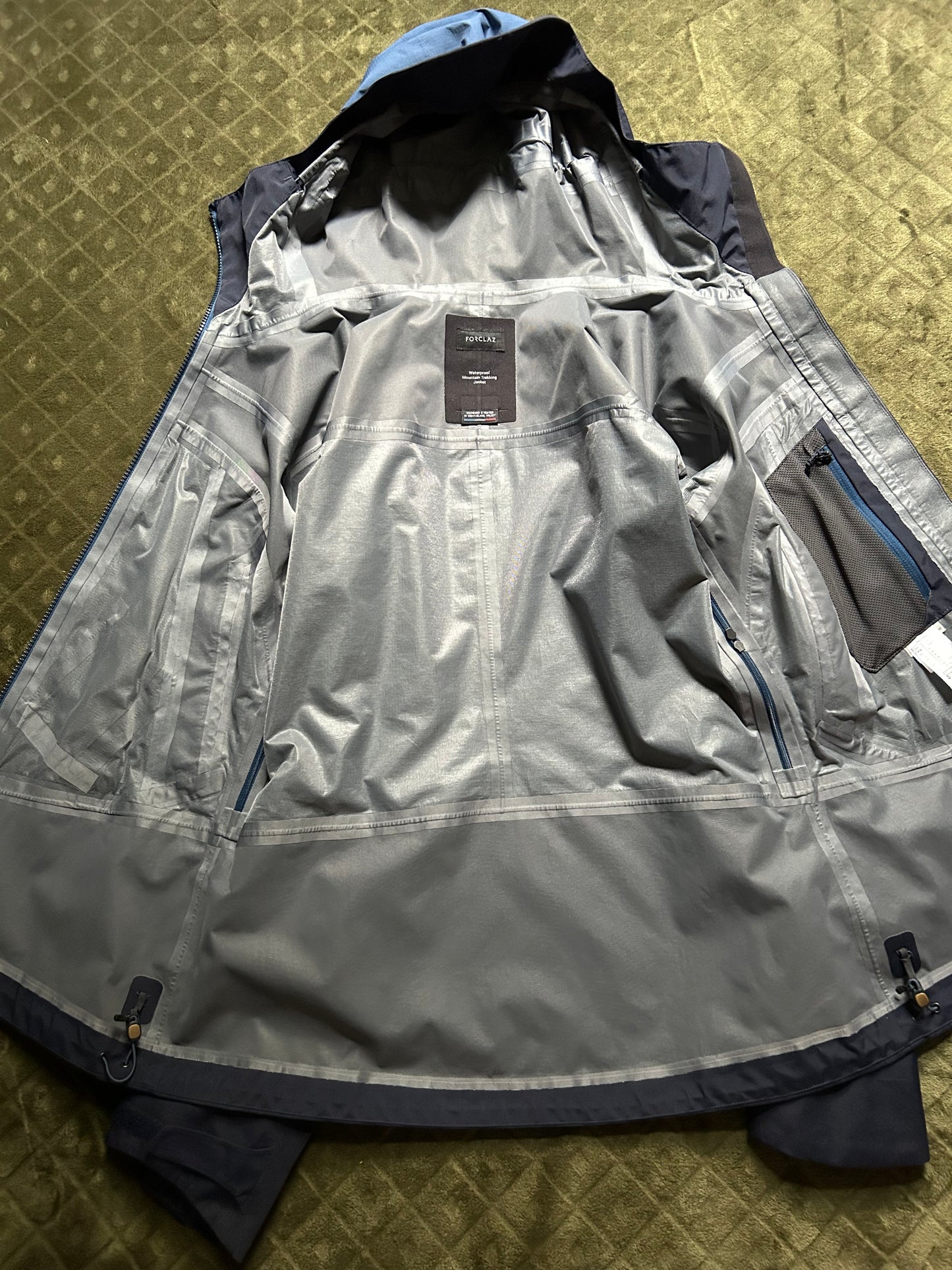 Veste imperméable forclaz MT500 d’occasion pour femmes. Taille M