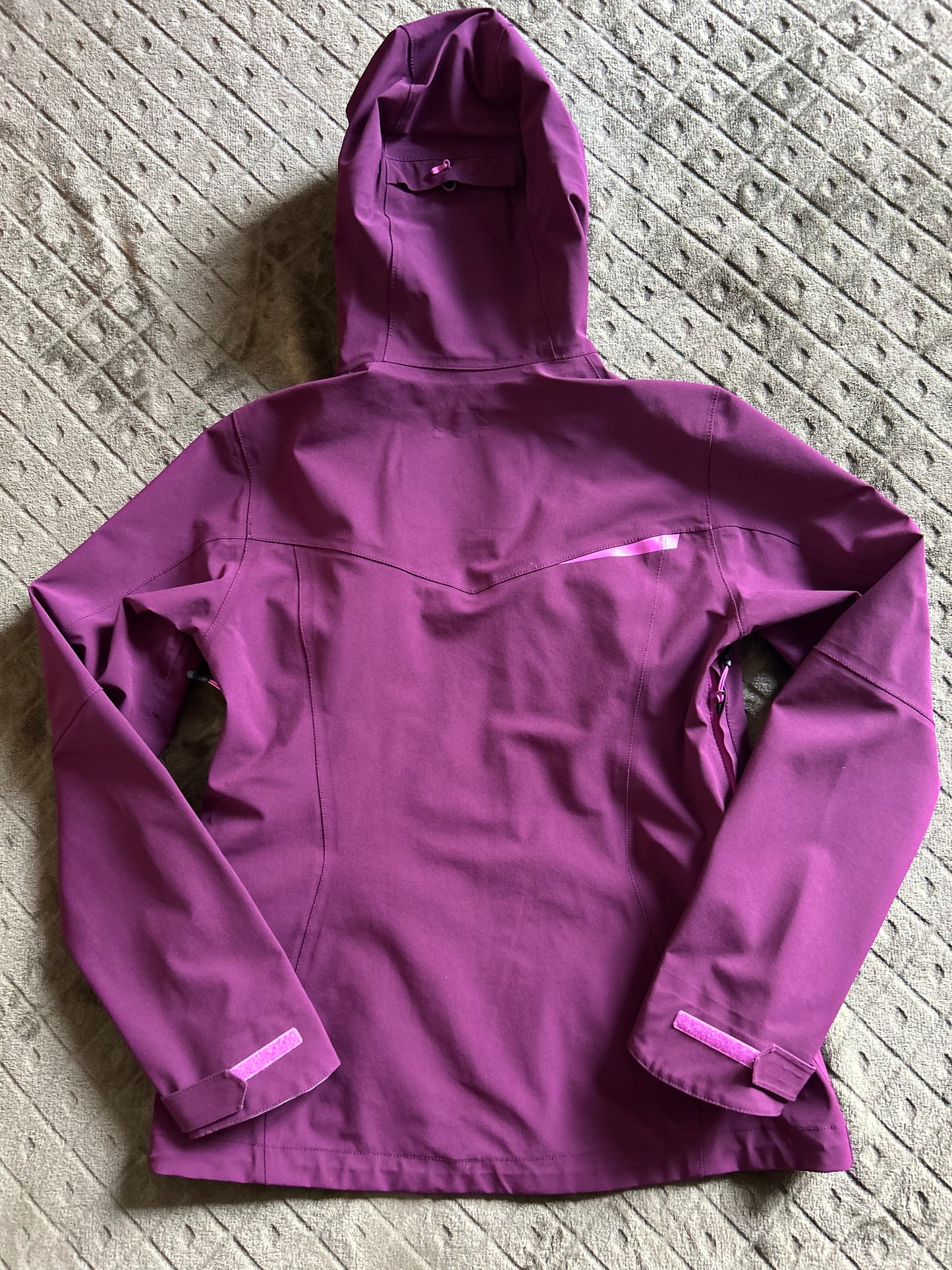 Veste imperméable quechua MH400 d’occasion pour femmes. Taille S