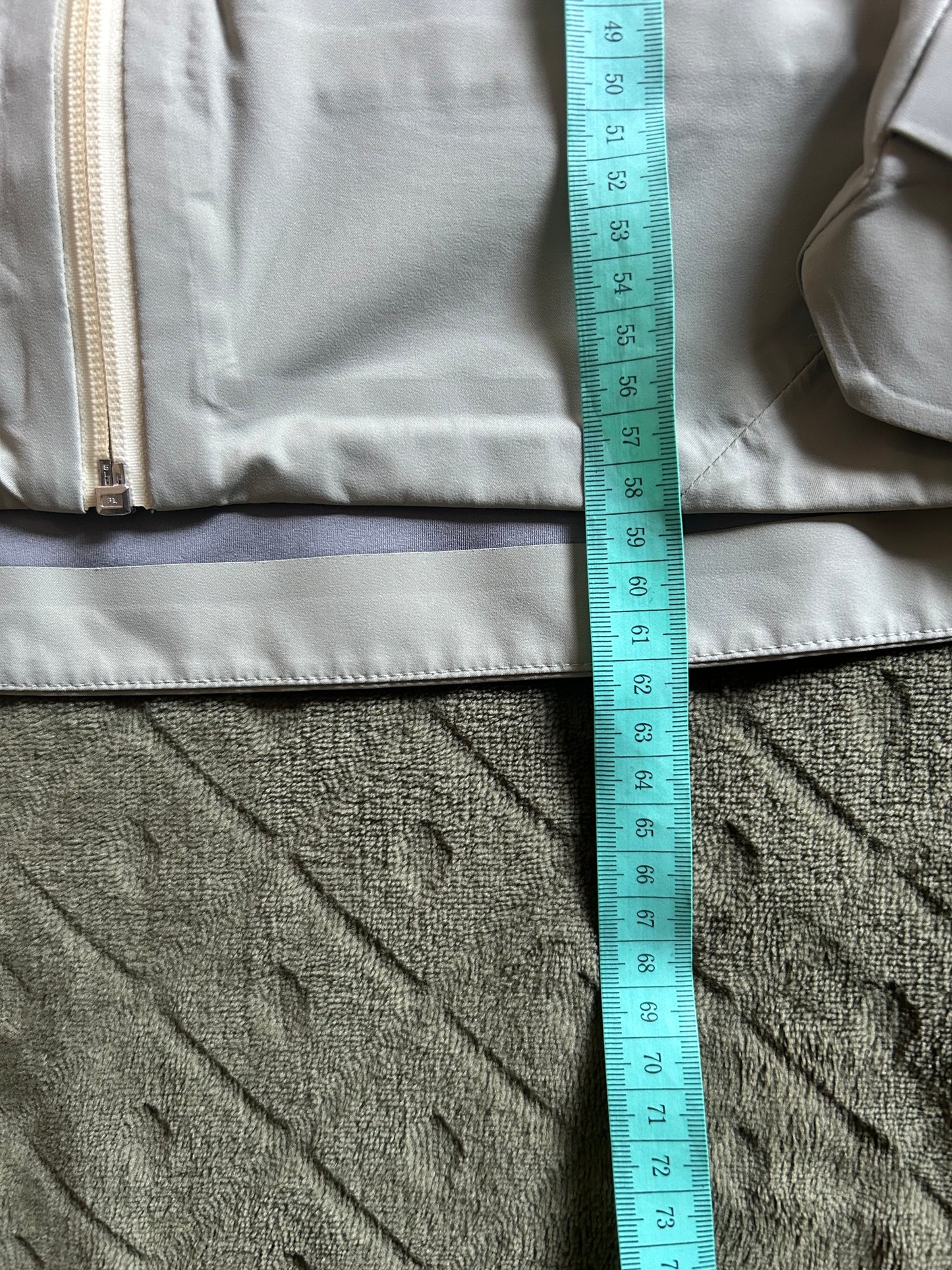 Veste imperméable quechua MH500 d’occasion pour femmes. Taille XS