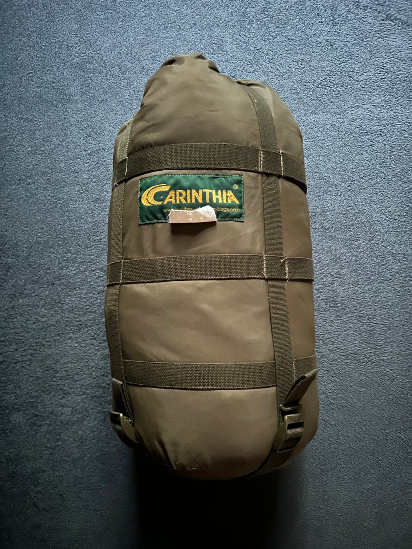 Location sac de couchage Carinthia Tropen 200. 15 euros / week-end et 25 euros la semaine.