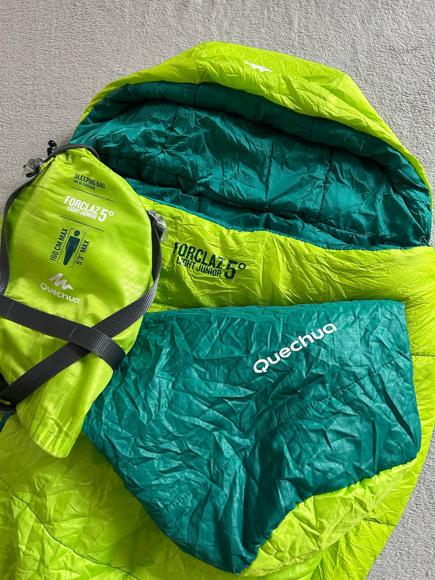 Sac de couchage quechua d’occasion 5 degrés. Taille 160 cm