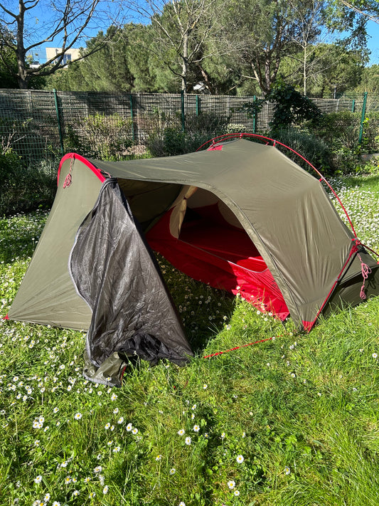 Location tente MSR Hubba tour 1 personne. 30 euros / week-end.