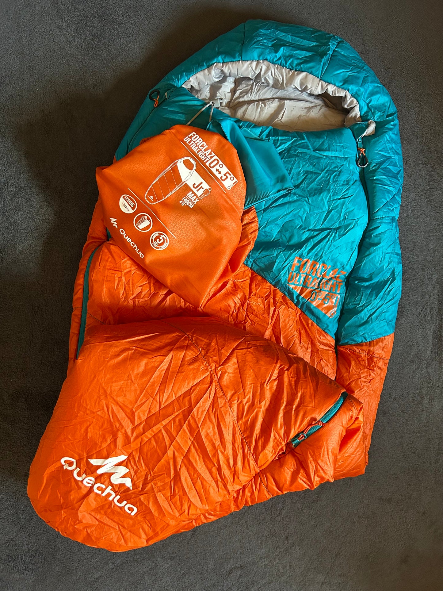 Sac de couchage forclaz d’occasion 0/5 degrés ultralight. Taille 140 cm