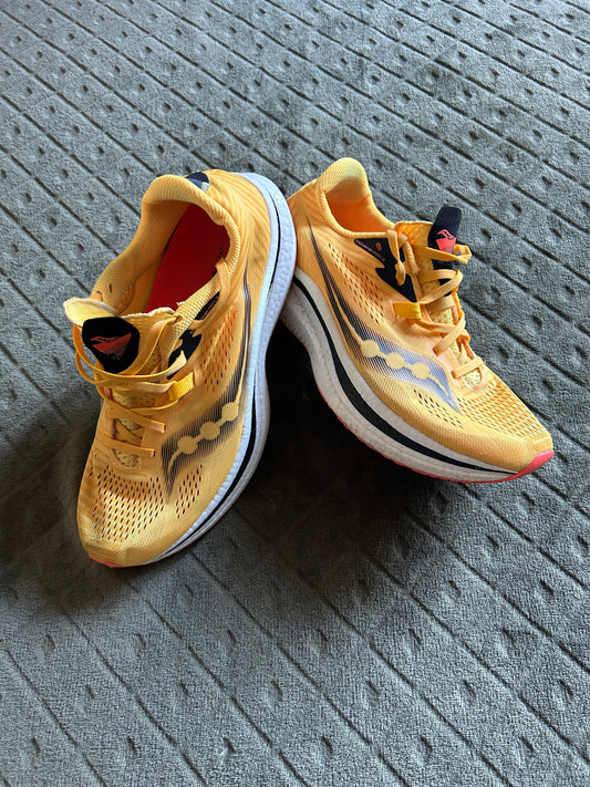 Baskets Saucony Endorphin pro 2 d’occasion. Taille 43/44