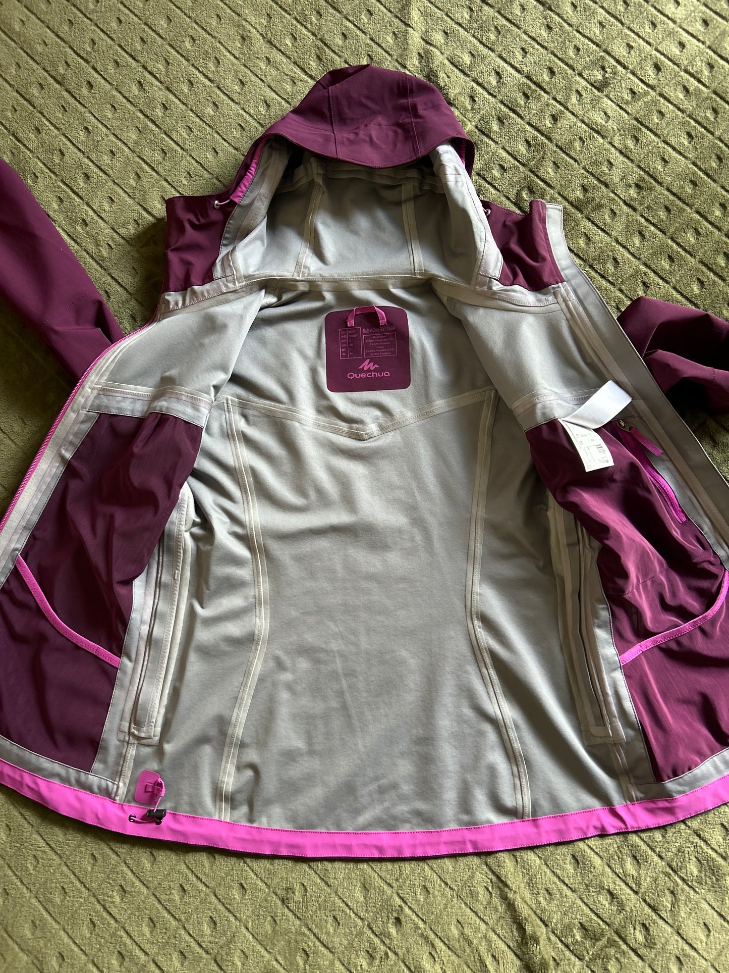 Veste imperméable quechua MH400 d’occasion pour femmes. Taille S