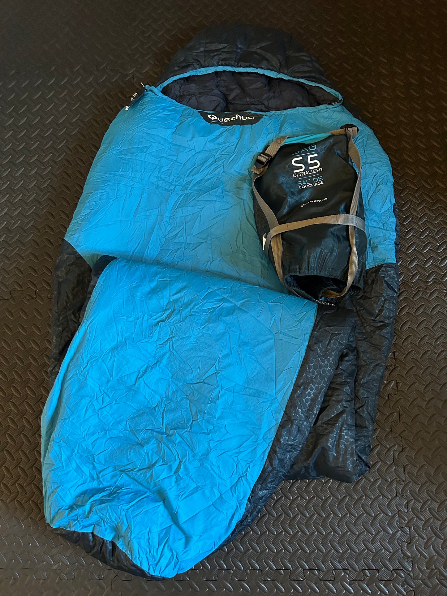 Sac de couchage quechua d’occasion 5 degrés ultralight. Taille XL
