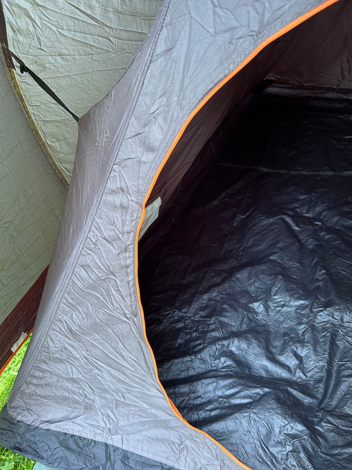 Tente quechua ultralight pro 3 personnes d’occasion à vendre.