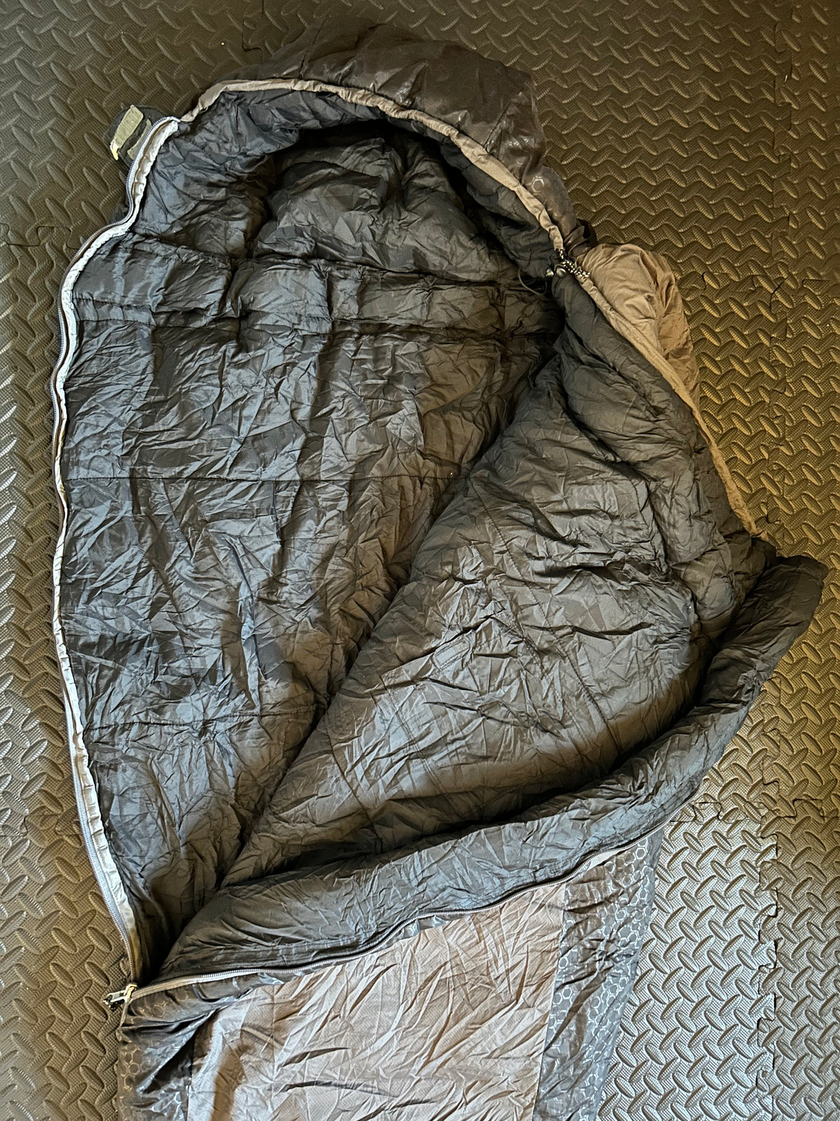Sac de couchage quechua 0 degrés d’occasion. Taille M