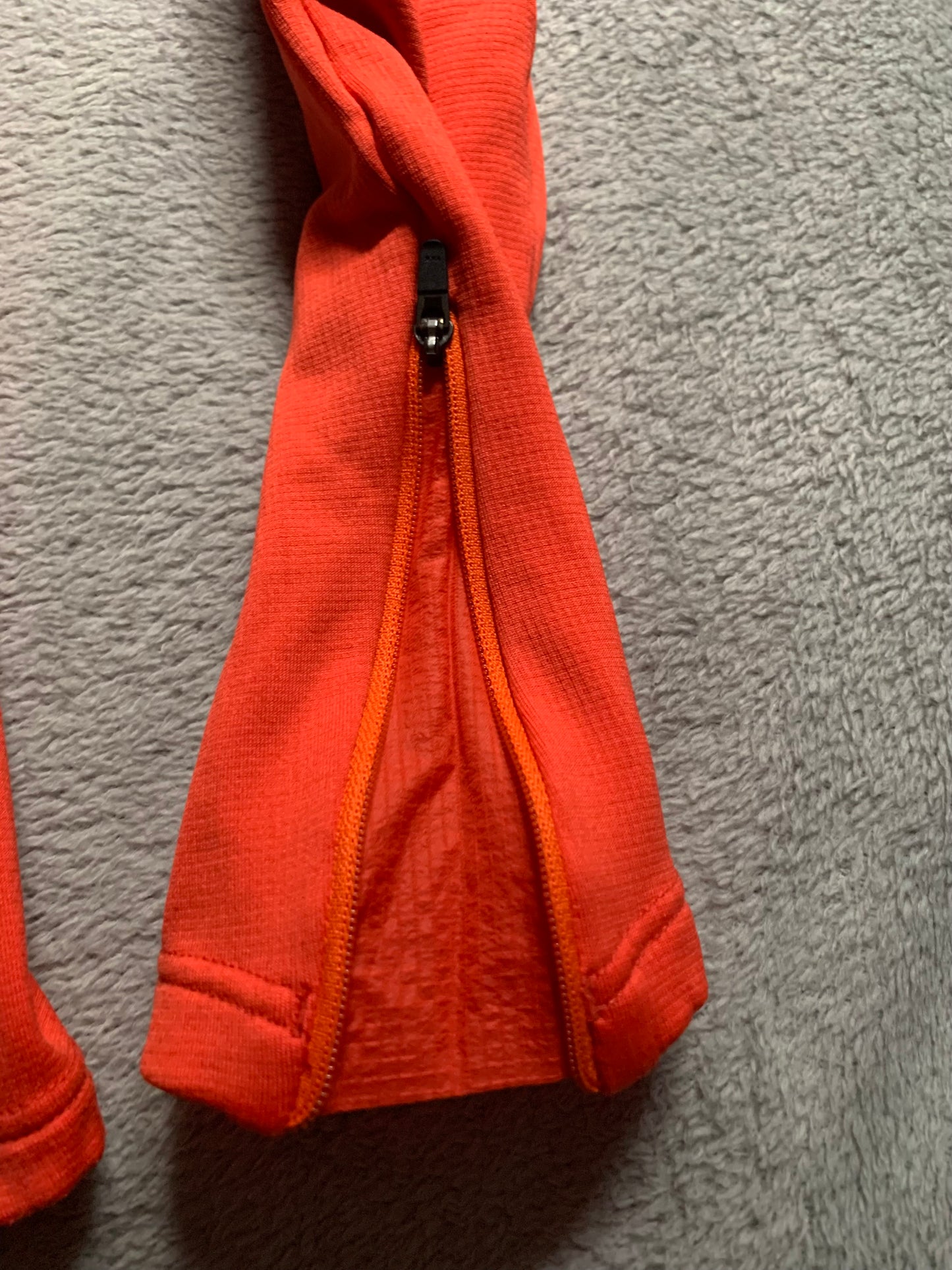 Veste hybride Norrona d’occasion pour femmes. Taille S