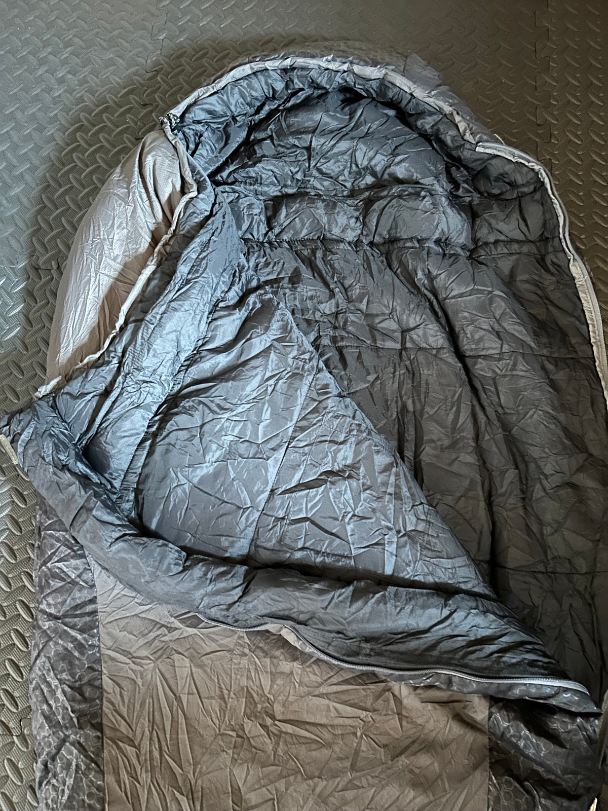 Sac de couchage forclaz d’occasion 0 degrés ultralight. Taille L