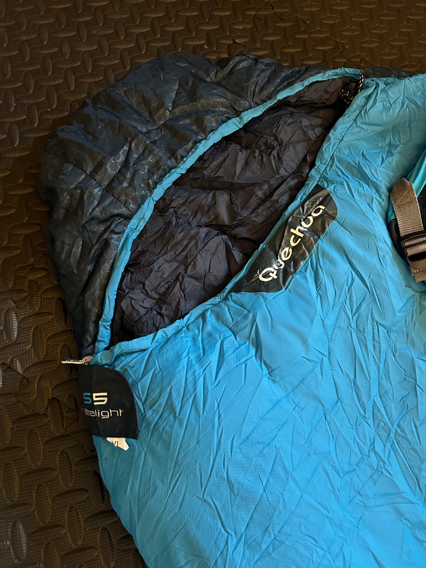 Sac de couchage quechua d’occasion 5 degrés ultralight. Taille XL