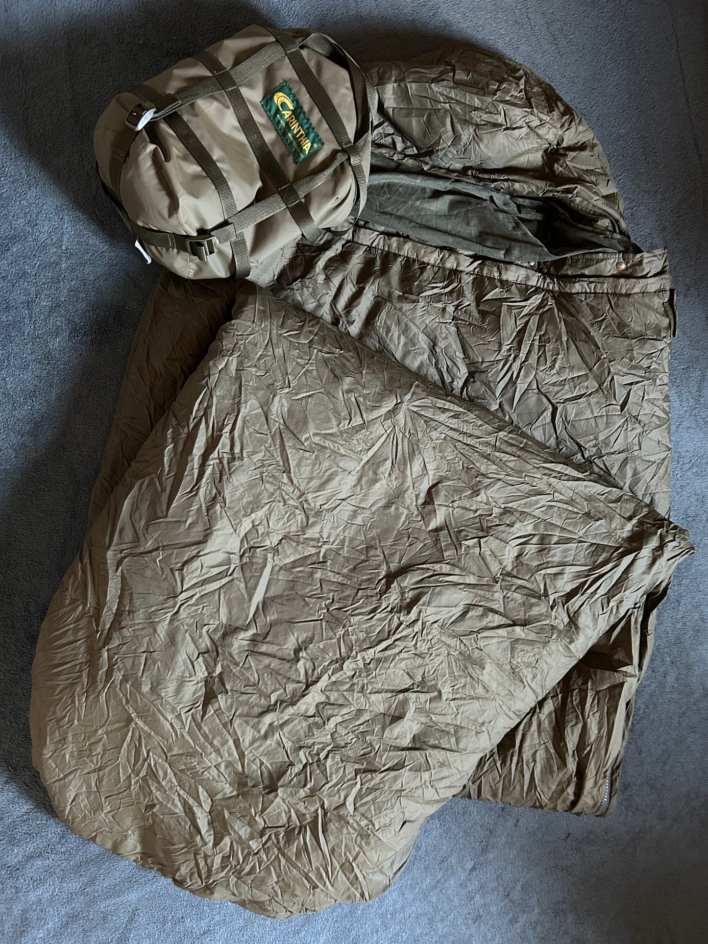 Sac de couchage Carinthia tropen 200 d’occasion. 1300 grammes