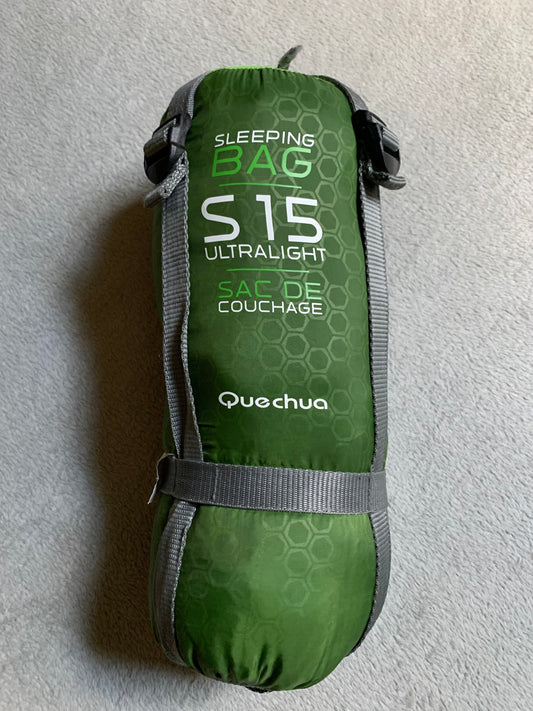 Sac de couchage quechua d’occasion 15 degrés. Taille XL