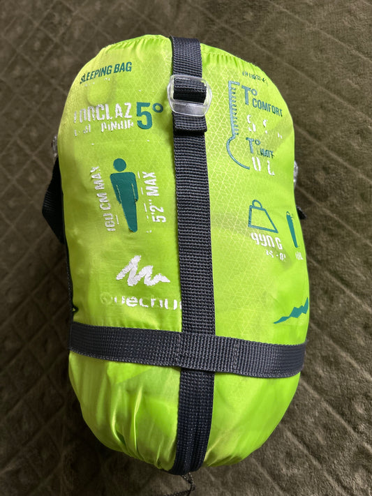 Sac de couchage forclaz d’occasion. 5 degrés. 160 cm.
