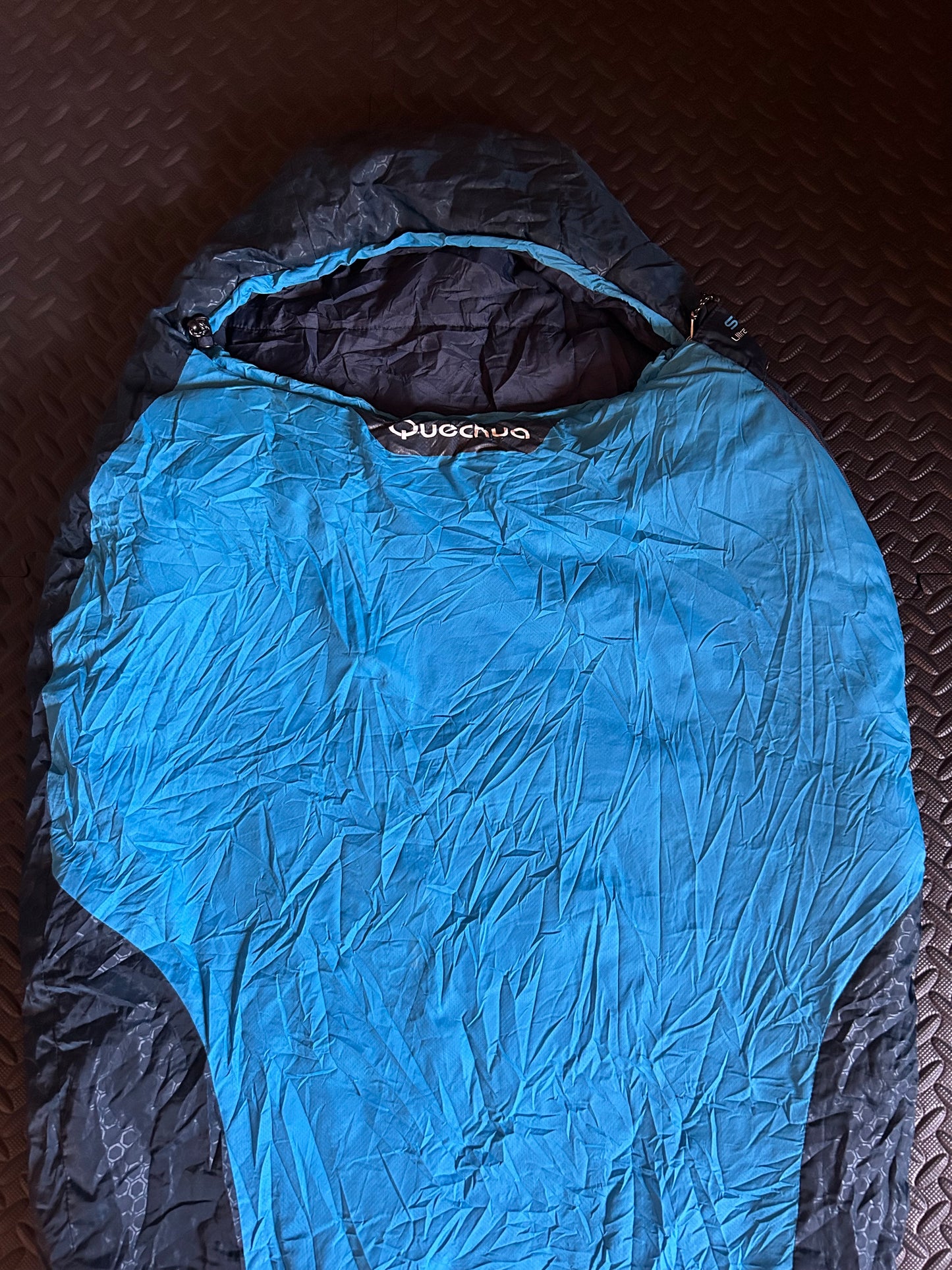 Sac de couchage quechua 5 degrés d’occasion. Taille M