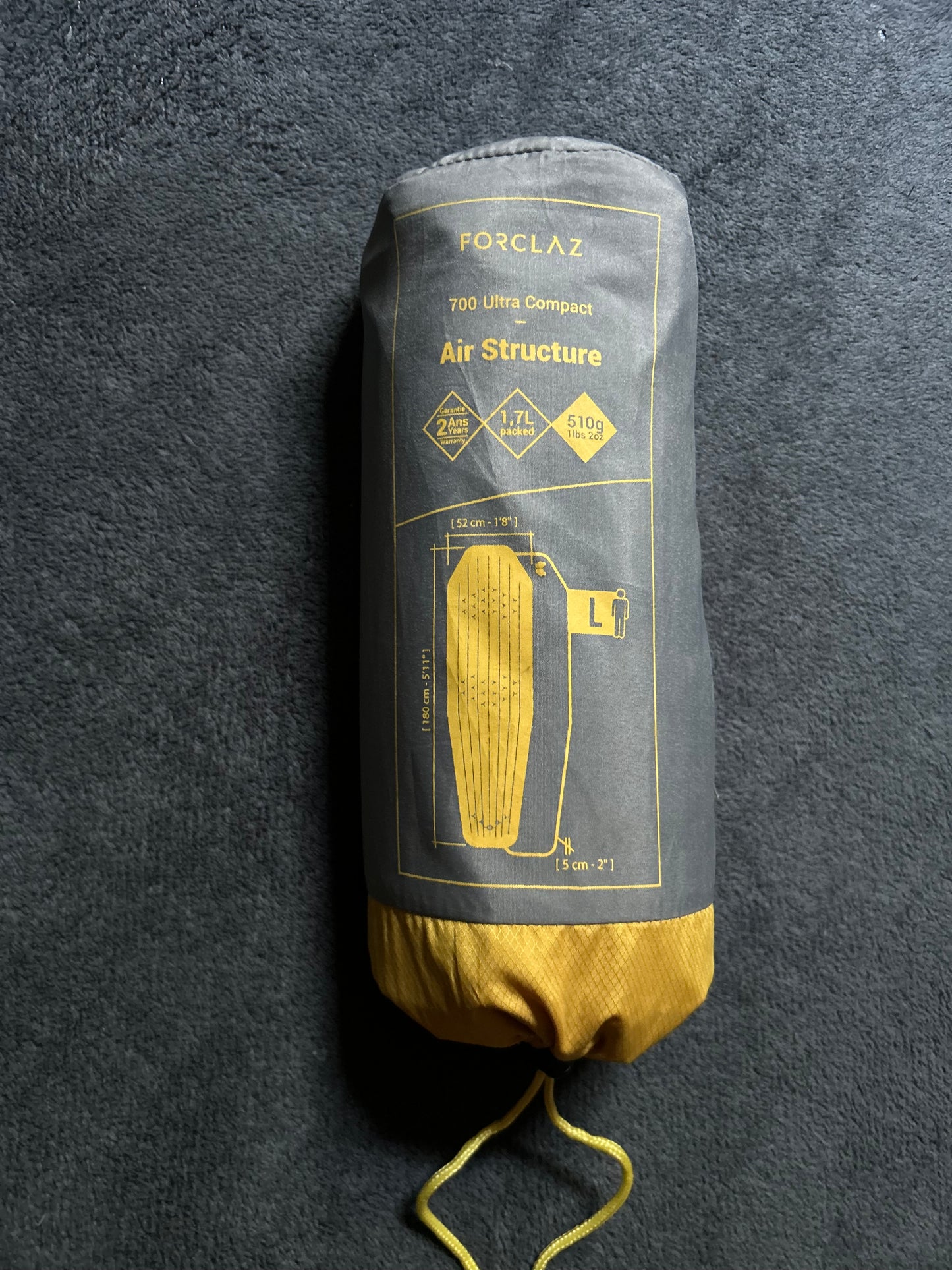 Location : matelas gonflable forclaz taille L. 9 euros / week-end et 15 euros la semaine.
