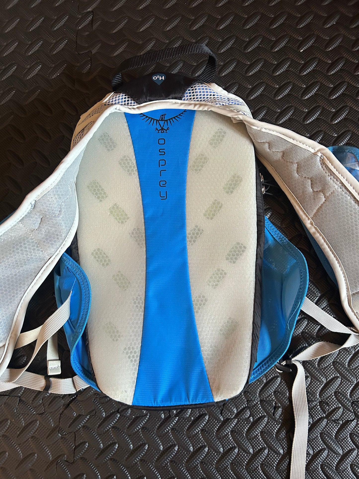 Sac à dos osprey d’occasion Rev 6 litres.